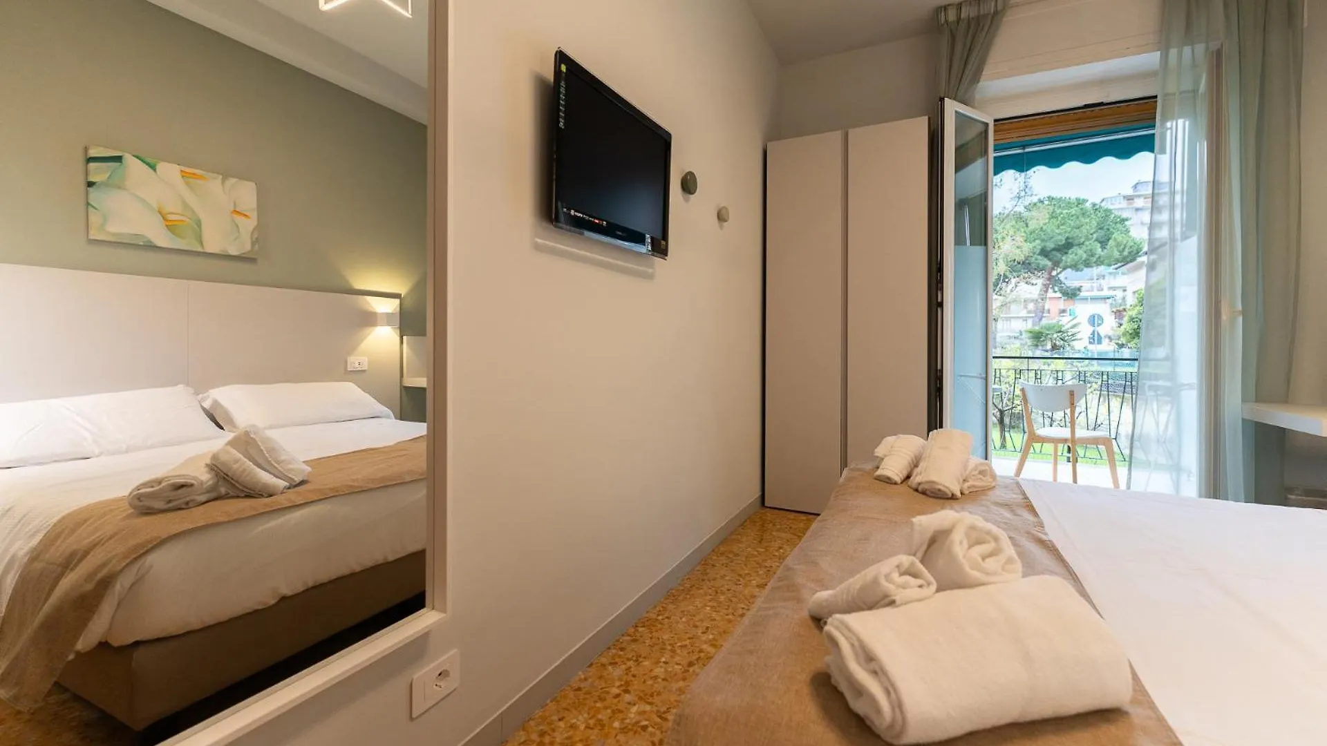 La Caravella Hotel Loano 2*,  Italy